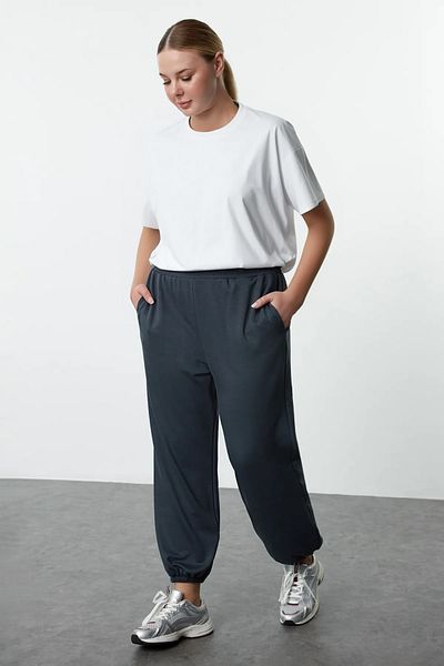 Trendyol Curve Soft Button Indigo Jogger-Jogginghose – Übergröße TBBAW25AJ00003