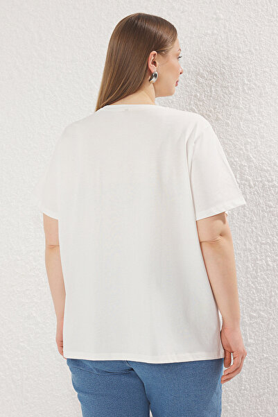 Trendyol Curve Ecru Crew Neck Floral Printed Boyfriend Fit Plus Size T-Shirt Tbbss25Bf00047