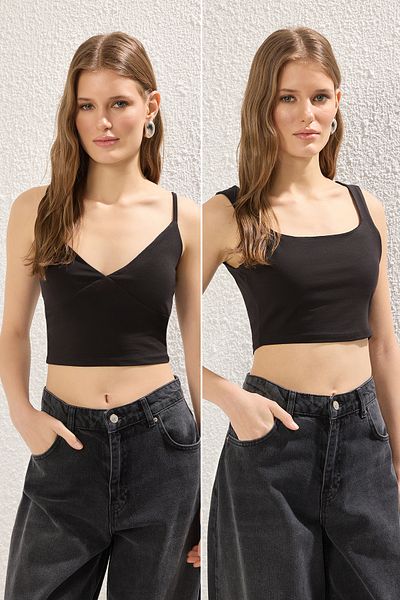 Trendyol Collection Гъвкаво плетено бюстие Черно-черно вталено/пасва на тялото ви TWOSS25BS00004