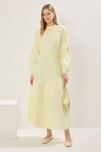 Trendyol Modest Hellgelbes, gewebtes Baumwollkleid mit Schnürung TCTSS25EB00081