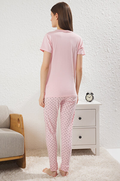 Trendyol Collection Világos rózsaszín pamut Galaxy pizsama szett szlogen nyomtatott THMSS25PT00385