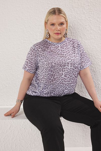 Trendyol Curve Veľké šedé tričko Boyfriend s leopardím vzorom - TBBSS25BF00051
