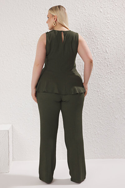 Trendyol Curve Tricotat flexibil kaki - Costum cu volantă Plus Size TBBSS25CP00017