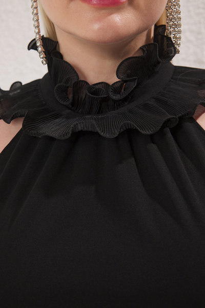 Trendyol Curve Rochie neagră, solidă, cu guler midi, tricotată elastică din crepon TBBSS25AH00129