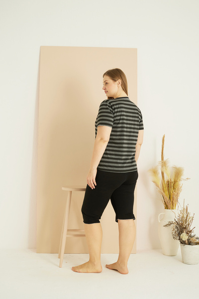 Siyah İnci Black Line Patterned Curve Plus Size Oversize Cotton Capri Suit 25102761