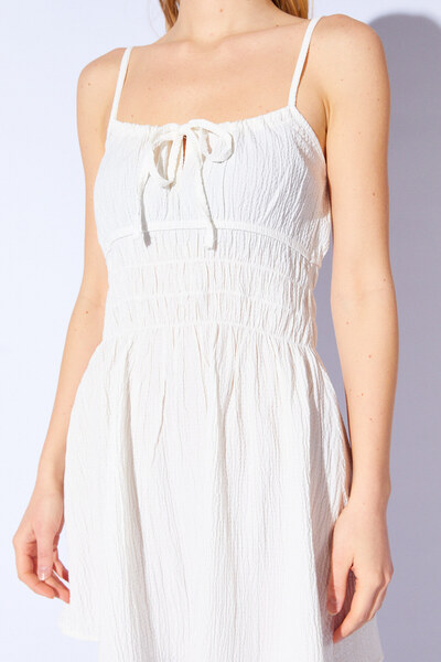 EDITION WOMAN Λευκό Μίνι Βαμβακερό Φόρεμα με Ελαστική Μέση και Ρυθμιζόμενο λουράκι – Άνετο & Casual | Εξ100281270