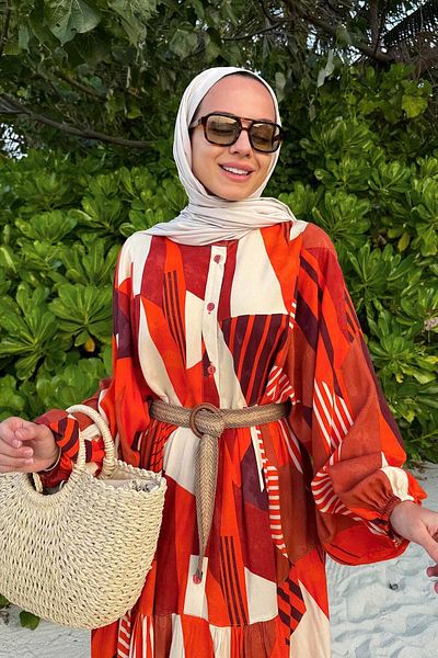 Ka Hijab فستان فيسكوز - نمط هندسي مع سرعة توربو