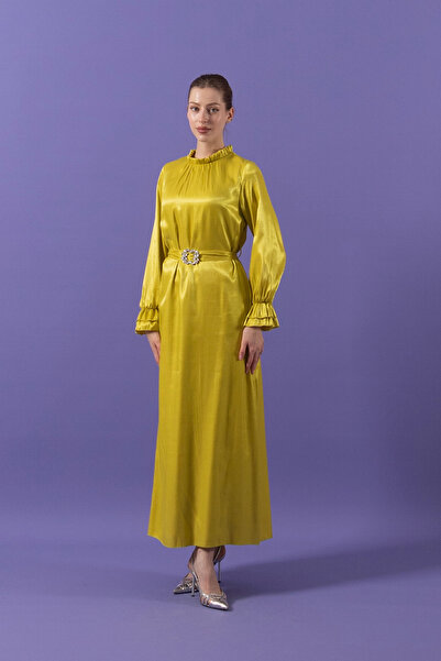 Stilife Taş Tokalı Saten Elbise Yağ Yeşili