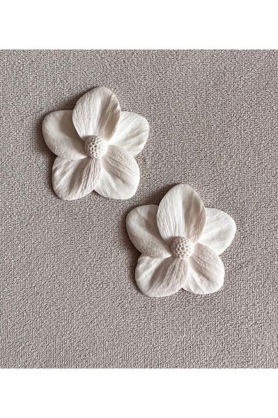 ACCESSORY White Flower Earrings Polymer Clay Earrings