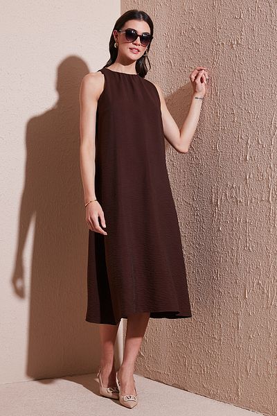 Lela Φόρεμα με κανονική εφαρμογή Halter Neck Midi Length ΦΟΡΕΜΑ 67810049