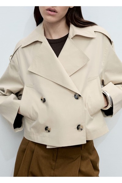 MANGO Woman Çift düğmeli kısa trençkot