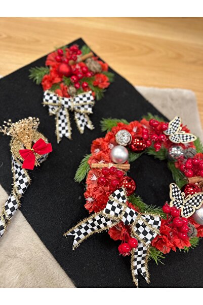 Marrone Kırmızı Kapı Süsü Bahar Dalları Siyah Paspaslı Takım