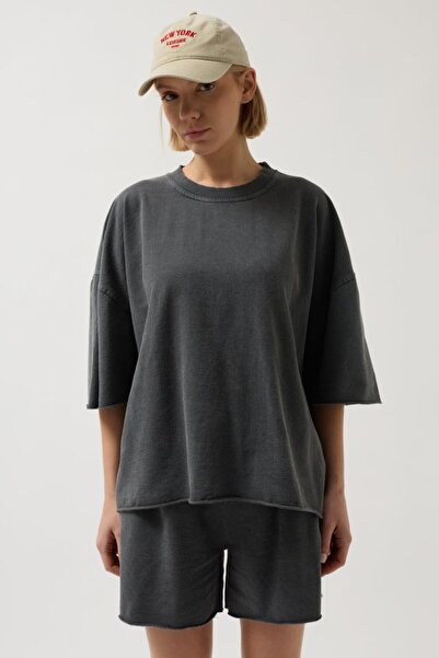 ModaCity Myterrax Oversize Laser Cut Crew Neck T-Shirt