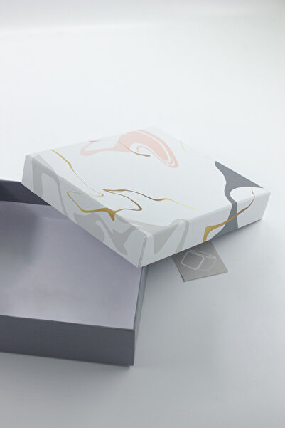 carton box Desenli Hediye Kutusu – Karton, 18,5 X 16,5 X 4,4 Cm | Boş Ve Hazır Kutu