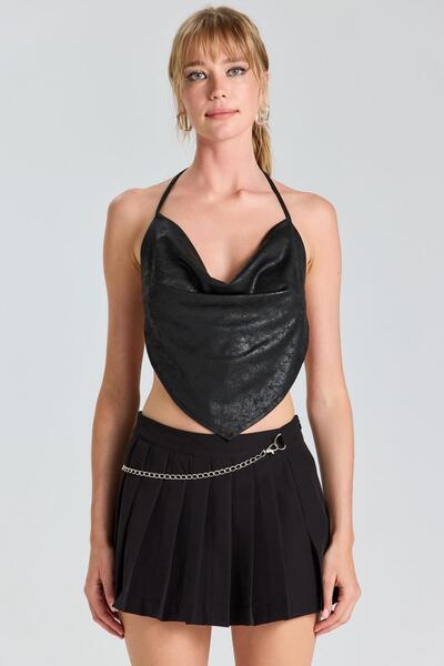 World Fashion Trends 1985 Μαύρη μπλούζα με γυαλιστερή γραβάτα με χαμηλή πλάτη