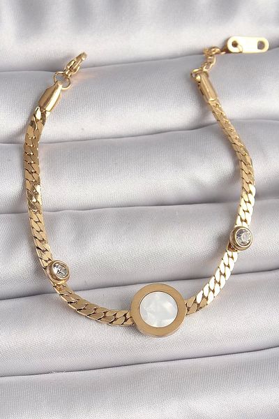 Store سلسلة مسطحة من الفولاذ 316L باللون الذهبي مع زي معصم من الزركون والميدالية