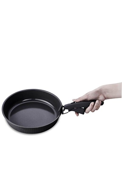 KORKMAZ A2792 Nova Pratika 8 Parça Tencere Seti Siyah