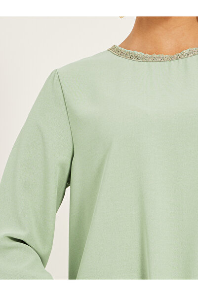 Styli 3/4th sleeve length long top with gold lace trims and wide leg pants modest set