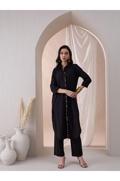 Femmella By Styli سترة مطرزة بياقة ماندرين مع بنطلون مستقيم