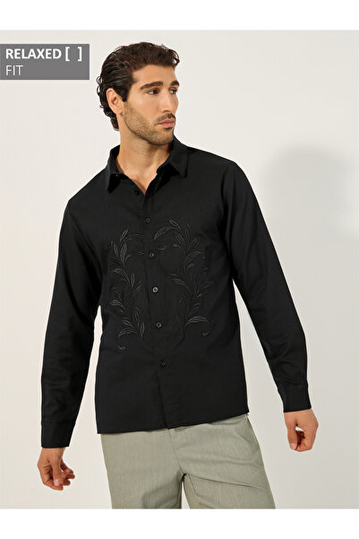 Styli قميص مطرز بقصّة مريحة وياقة منسدلة