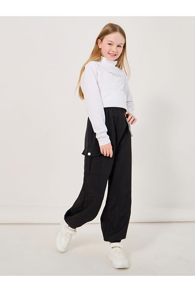 Styli Solid Cargo Pocket Pants with Chain Detail