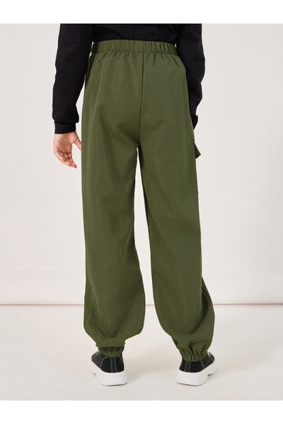 Styli Solid Cargo Pocket Pants with Chain Detail