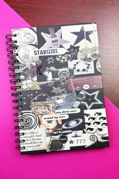 Patladı Gitti Star Gril Designed Spiral Sticker Undated Talking Agenda Weekly Planner Notebook