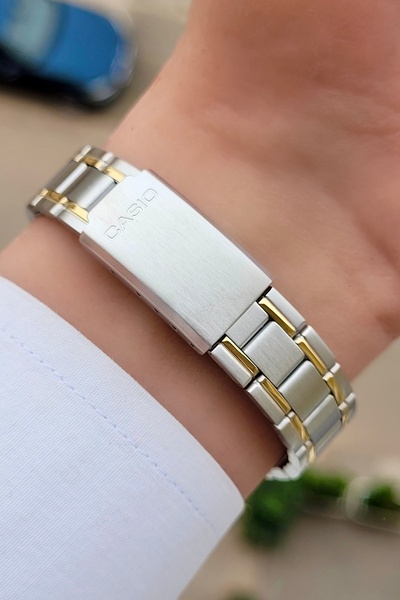 Casio Çelik Kordon Sarı Gri Renk Dikdörtgen Kasa Kadın Kol Saati