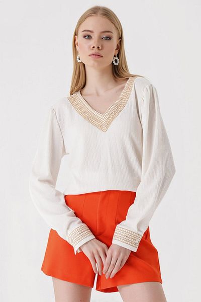 REKA MODA 0466 Embroidered V-Neck Knitted Blouse - White