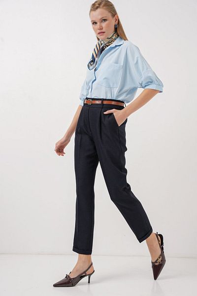leyla sanat sanata yeni bir bakış açısı Leyla Sanat Sanata a New Perspective 6686 Pleated Belted Fabric Pants - Navy Blue