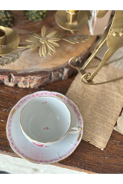 HEREND Stamped Antique 711 Form Porcelain Appony Fuchsia Pink Floral Tea / Double Coffee Cup