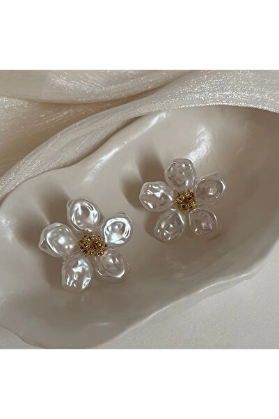Choice A Irregular White Pearl Flower Earrings for Women Girl Sweet Romantic ...