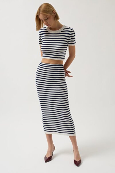 shopivastore Eyesof Striped Crew Neck Crop