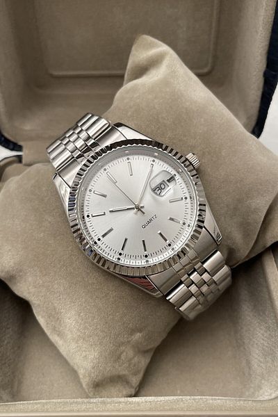 Leerybee Elite Men's Wristwatch with Premium Calendar Kn-11
