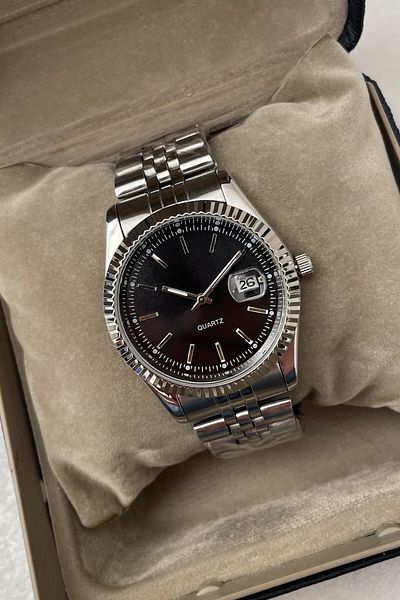 Leerybee Elite Men's Wristwatch with Premium Calendar Nk-11