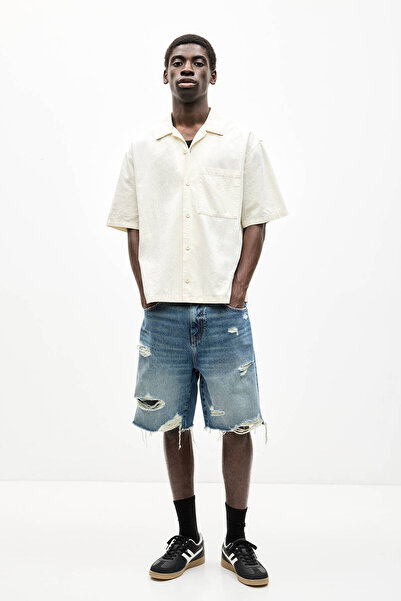 Pull & Bear Distressed denim bermuda