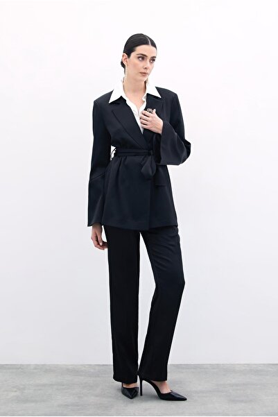 Sateen Чорний довгий піджак з брошкою