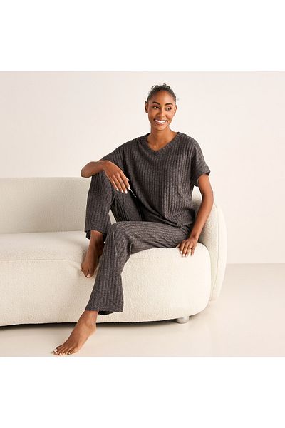 FAV Ribbed V-neck Top and Elasticated Pyjama Set