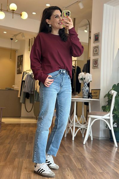 Unique Boutique Zr Blue Washed Cut Cut Legs Boyfit Model Lycra-Free Jean