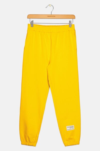 The Giving Movement بنطال رياضي بشعار العلامة التجارية للأولاد من Kids Boy، ب...