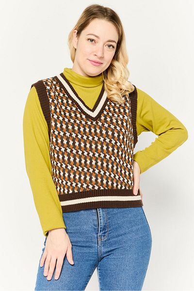 Lyle & Scott Women V-Neck Houndstooth Print Sleeveless Vest, Brown Combo