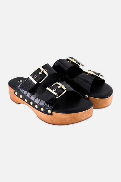 Raid Women Wide Fit Adjustable Buckle Closure Sandal, Black