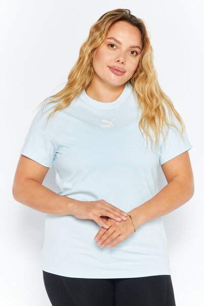 Puma بلوزة نسائية خارجية بأكمام قصيرة وقصّة Slim Fit، باللون الأزرق الفاتح