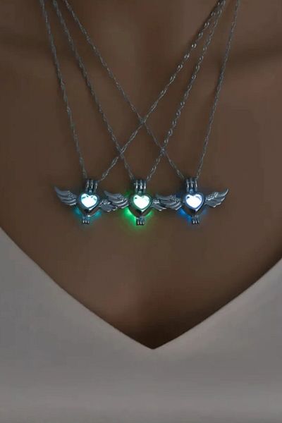 Takı Dükkanı Shining in the Dark Phosphorescent Angel Winged Heart Necklace bbk53