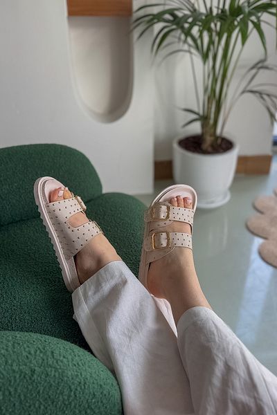 SHOEBELLAS Papuci de damă Gale Beige cu cataramă dublă