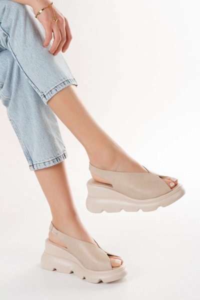 DARUGA صندل نسائي يومي بنعل سميك مفتوح من الأمام مقاس 6 سم