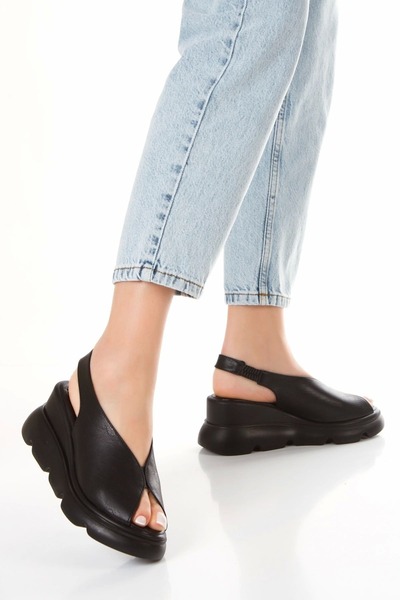 DARUGA صندل نسائي يومي بنعل سميك مفتوح من الأمام مقاس 6 سم