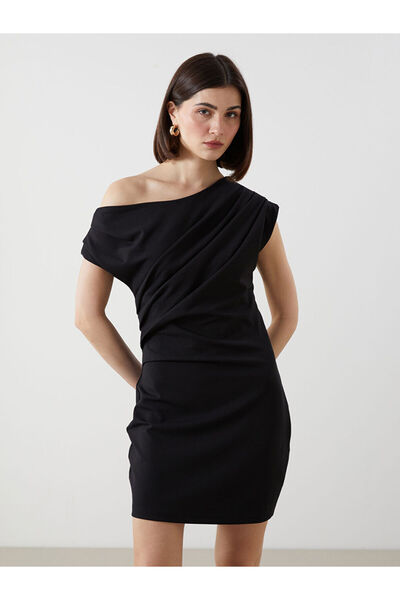 LC Waikiki New Season from Güli̇s Gi̇yi̇m Black Boat Neck Dress