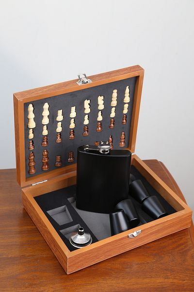 imsaconcept Chess and Flask Set with Wooden Box for Anniversary, Gift for Lover