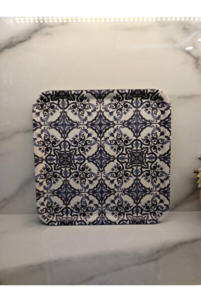 Genel Markalar Mavi Kaydırmaz Tepsi 34cm, şık ve kullanışlı mutfak aksesuarı